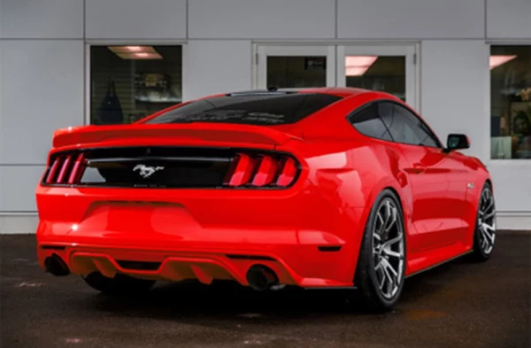 MBRP S7275BLK past op Ford Mustang EcoBoost 2.3