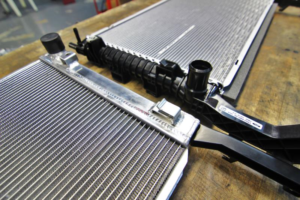 Radiador Mishimoto MMRAD-MUS4-15 para Ford Mustang 2.3 EcoBoost