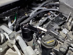 J&L 3112P-B Oil Catch Can para Honda CRV 1.5L / Honda Accord 1.5L - lado del pasajero