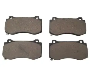 Original Mopar Bremsbeläge (68144213AC) für Chrysler 300C, Dodge Challenger und Charger 6.4 von 2012 bis 2020 (Vorderachse)