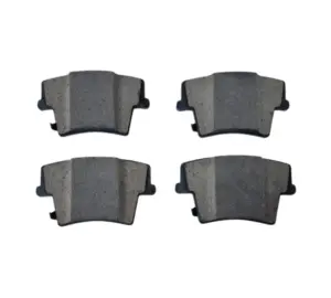 Original Mopar Bremsbeläge 68504576AB für Chrysler 300C, Dodge Challenger und Charger 3.6 und 5.7 von 2021 bis 2023 (Hinterachse)